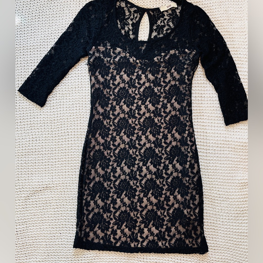 ISIS Elegant Black Lace Dress
